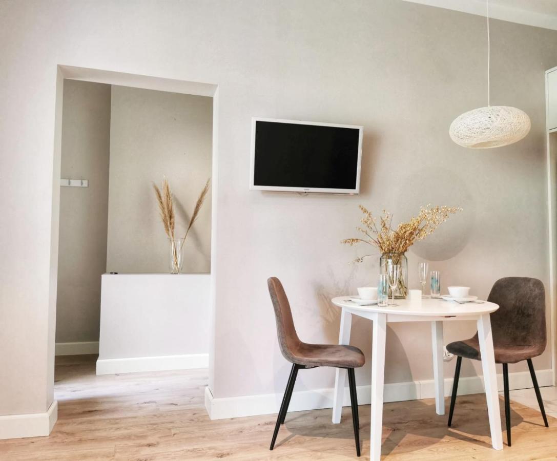 Tolstoi Scandinavian 1 Bedroom Apartment + Free Parking 塔尔图 外观 照片